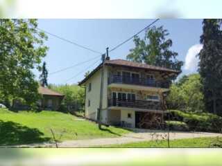 Недвижимость - Дома - Продаются два дома 178 и 56 кв.м., баня 40 кв.м.