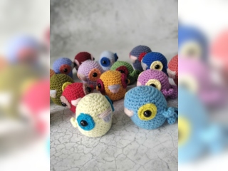 Товары для детей - Игрушки - Вязаный попугай