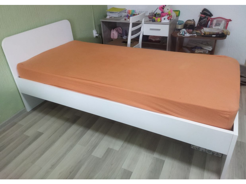 Мебель и интерьер - Кровати и матрацы - Кровать 90 см