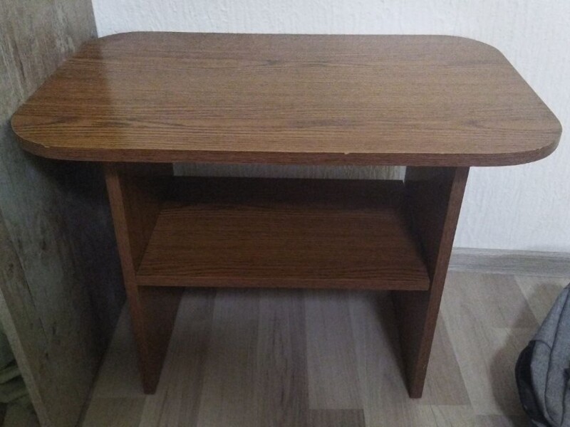 Мебель и интерьер - Столы и стулья - Столик ДСП