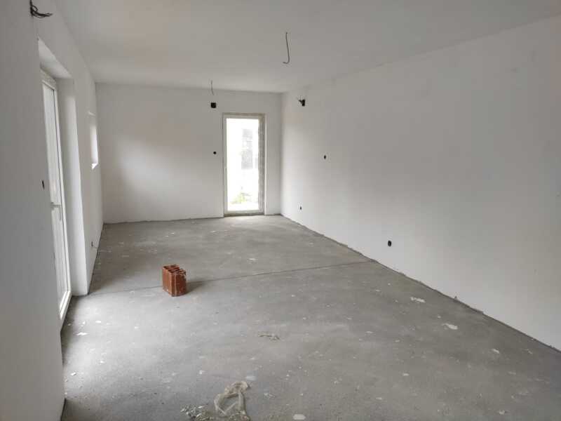 Недвижимость - Квартиры - Квартира 62,5 кв.м., в центре города Трстеник