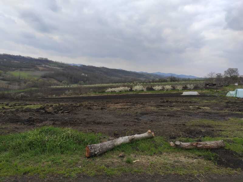 Недвижимость - Участки - 15 соток с документами на зарегистрированный дом