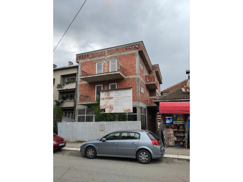 Недвижимость - Квартиры - Квартира 62,5 кв.м., в центре города Трстеник