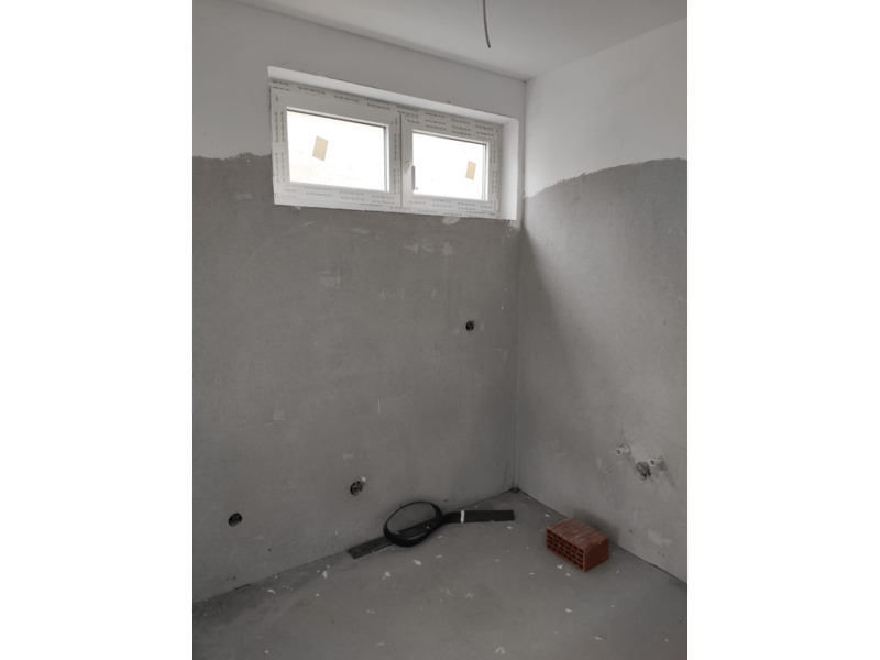 Недвижимость - Квартиры - Квартира 62,5 кв.м., в центре города Трстеник