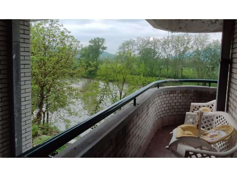 Недвижимость - Квартиры - 3-х комнатная квартира 93 кв.м., с видом на реку