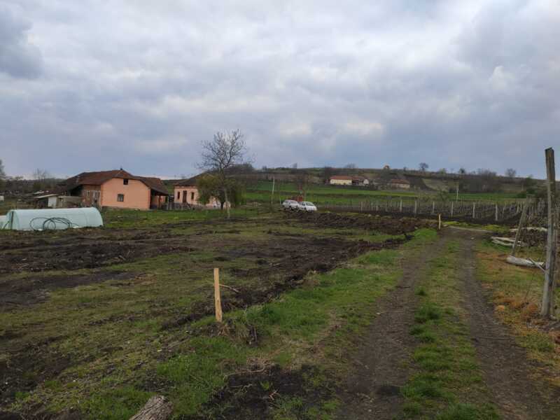 Недвижимость - Участки - 15 соток с документами на зарегистрированный дом