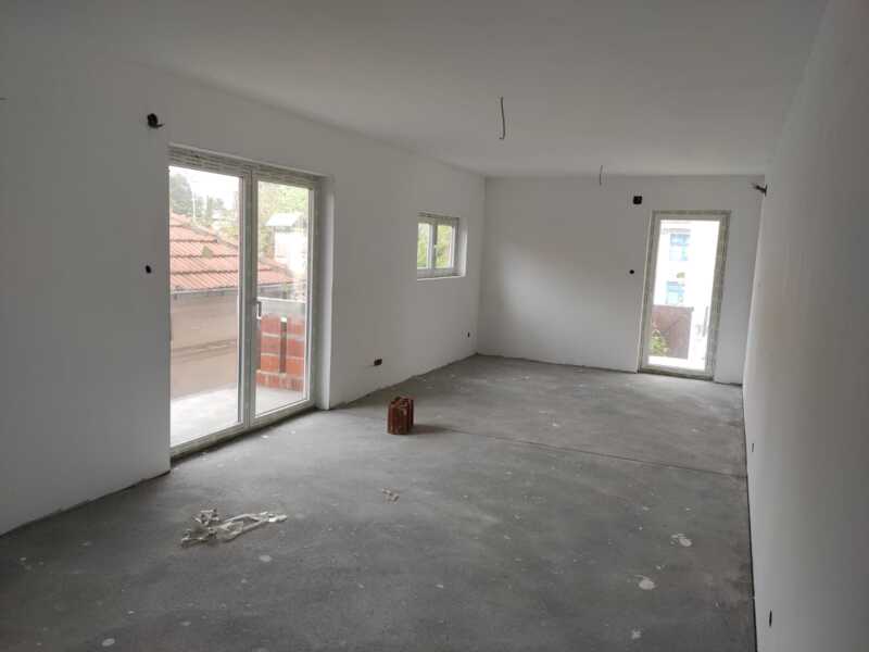 Недвижимость - Квартиры - Квартира 62,5 кв.м., в центре города Трстеник