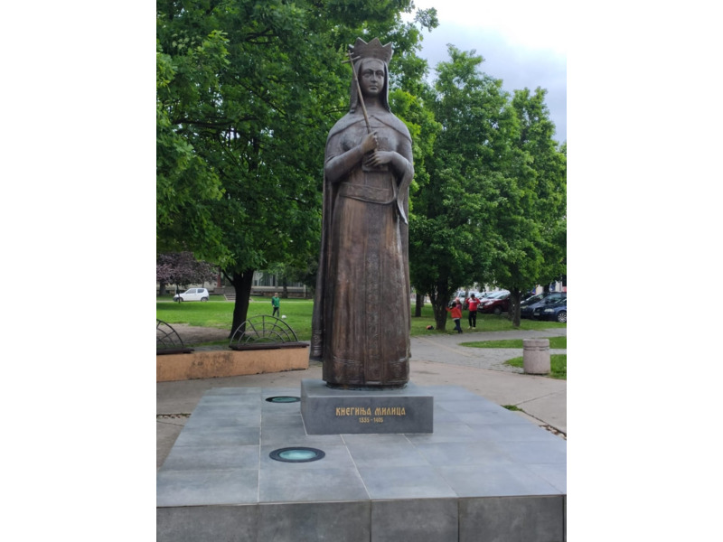 Недвижимость - Квартиры - 3-х комнатная квартира 93 кв.м., с видом на реку