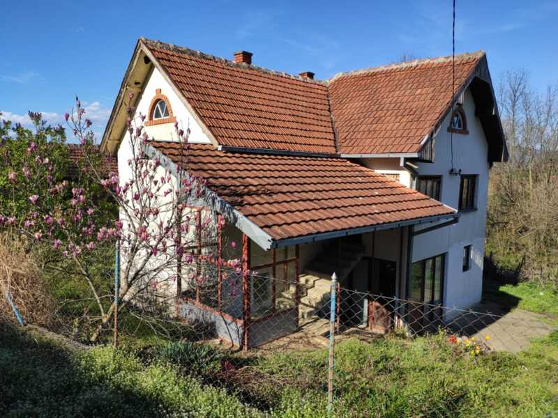 Недвижимость - Дома - Дом 130 кв.м., на участке 2 гектара 35 сотки. 