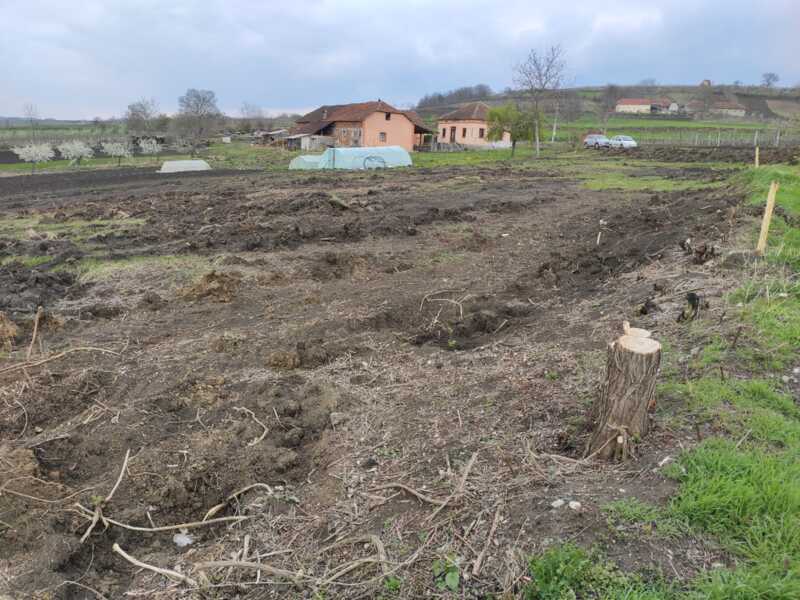 Недвижимость - Участки - 15 соток с документами на зарегистрированный дом