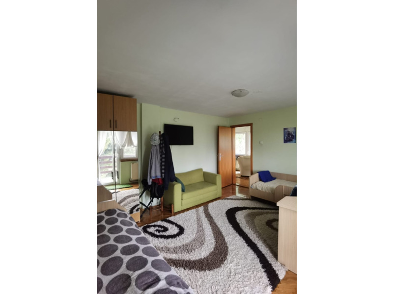 Недвижимость - Дома - Продаются два дома 178 и 56 кв.м., баня 40 кв.м.