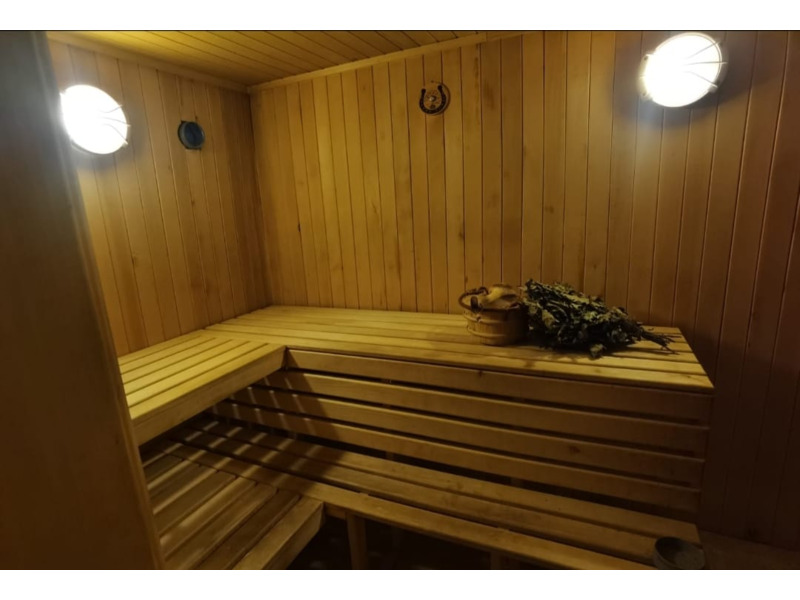 Недвижимость - Дома - Продаются два дома 178 и 56 кв.м., баня 40 кв.м.