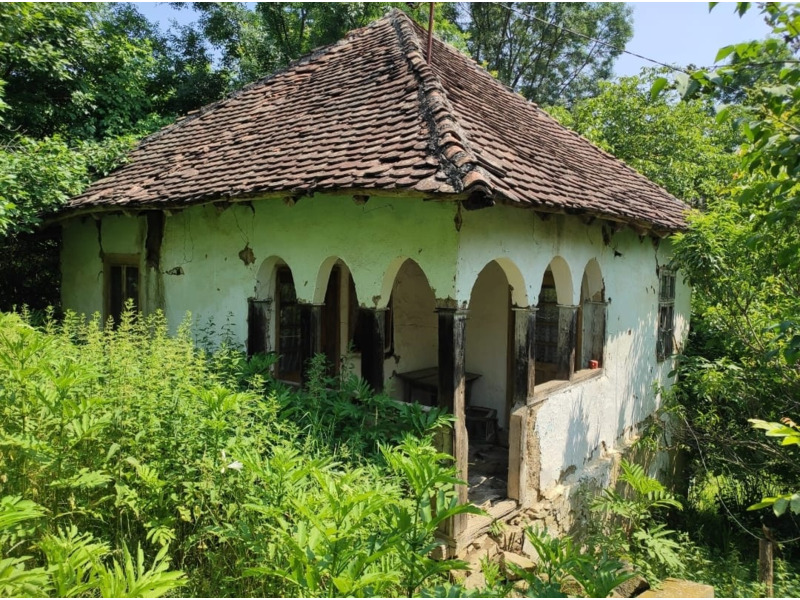 Недвижимость - Дома - 2 дома (44 и 148 кв.м.) на участок 26 соток.