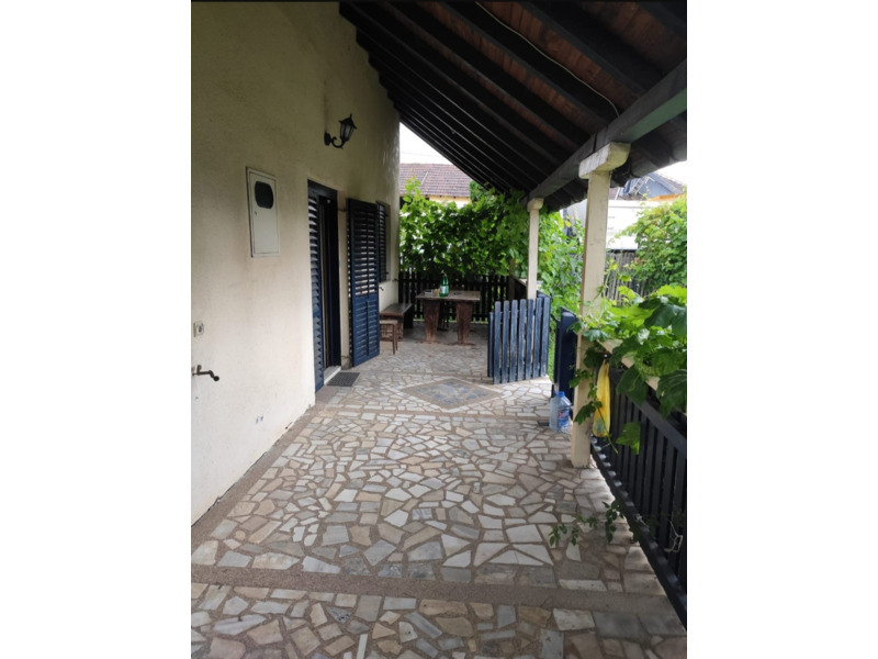 Недвижимость - Дома - Дом 100 кв.м., участок 4,5 сотки.