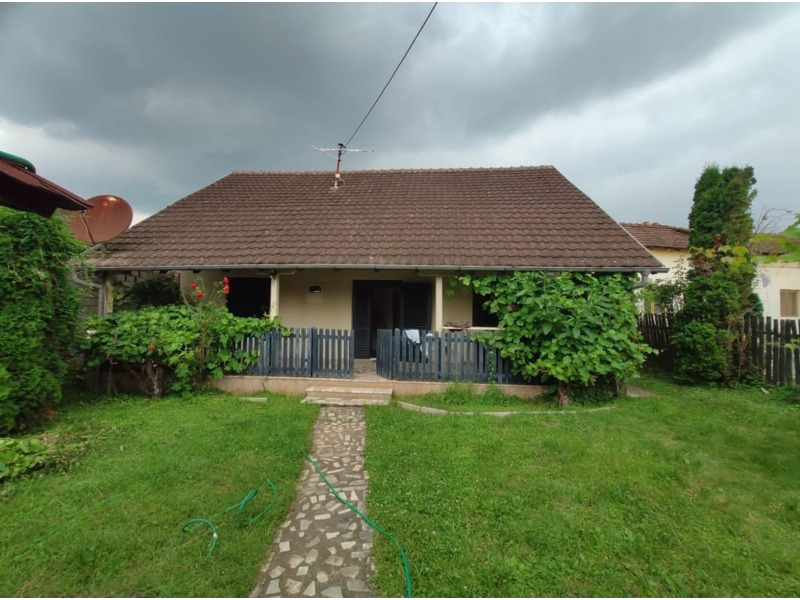 Недвижимость - Дома - Дом 100 кв.м., участок 4,5 сотки.