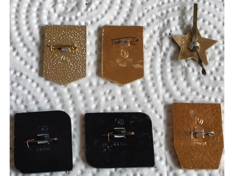 Хобби и отдых - Коллекционирование - Значки 69 штук: