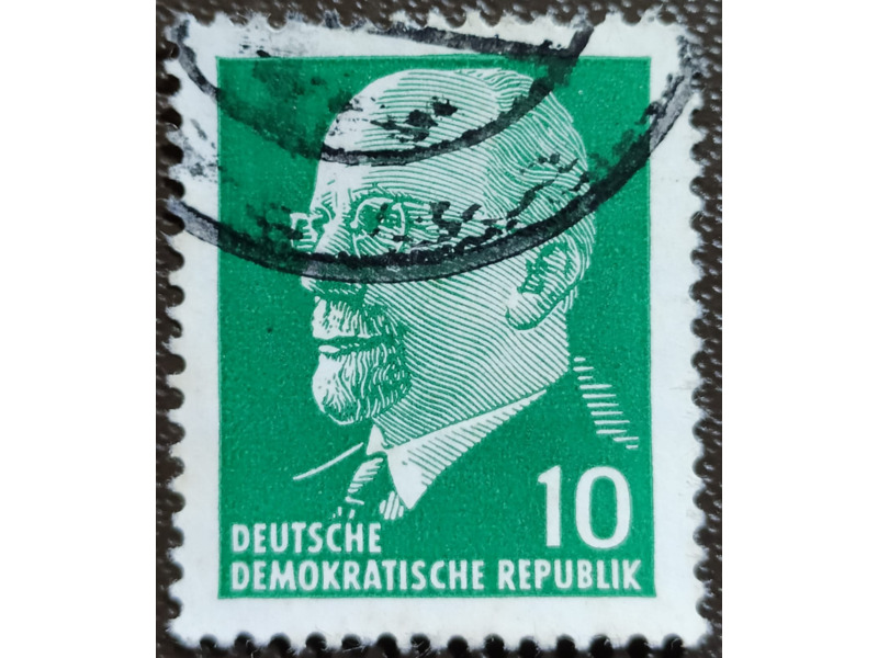 Хобби и отдых - Коллекционирование -  Продаю почтовые марки разных стран: