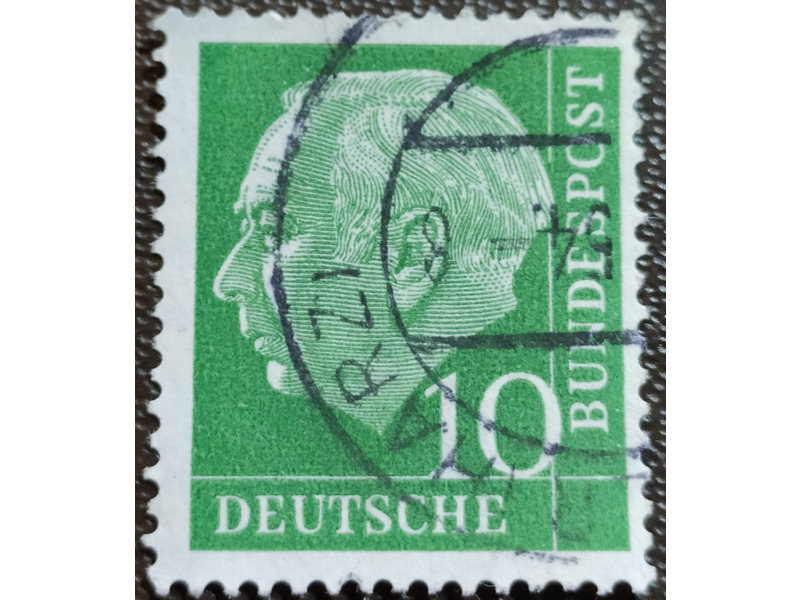 Хобби и отдых - Коллекционирование -  Продаю почтовые марки разных стран: