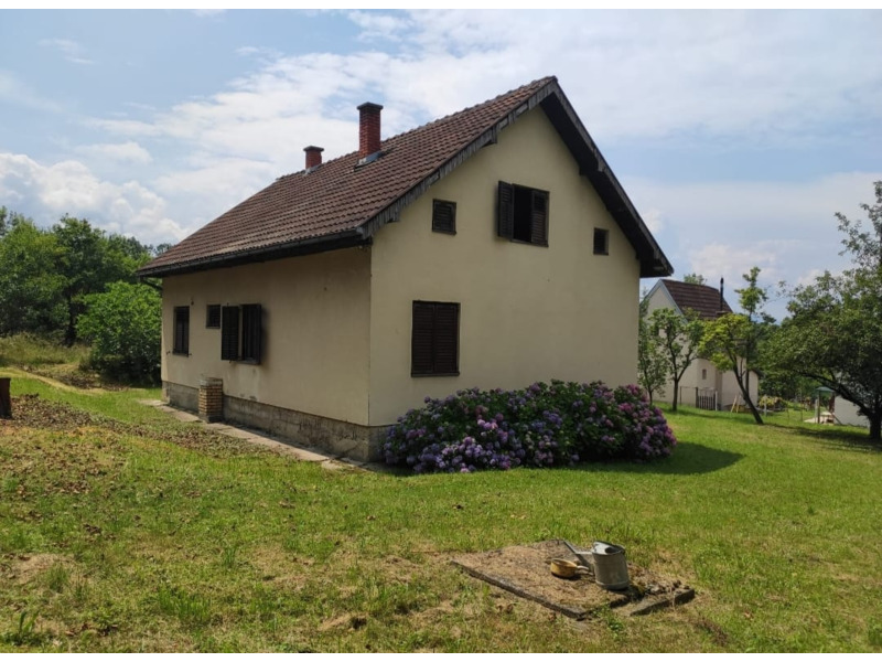 Недвижимость - Дома - Продаётся дом рядом с лесом