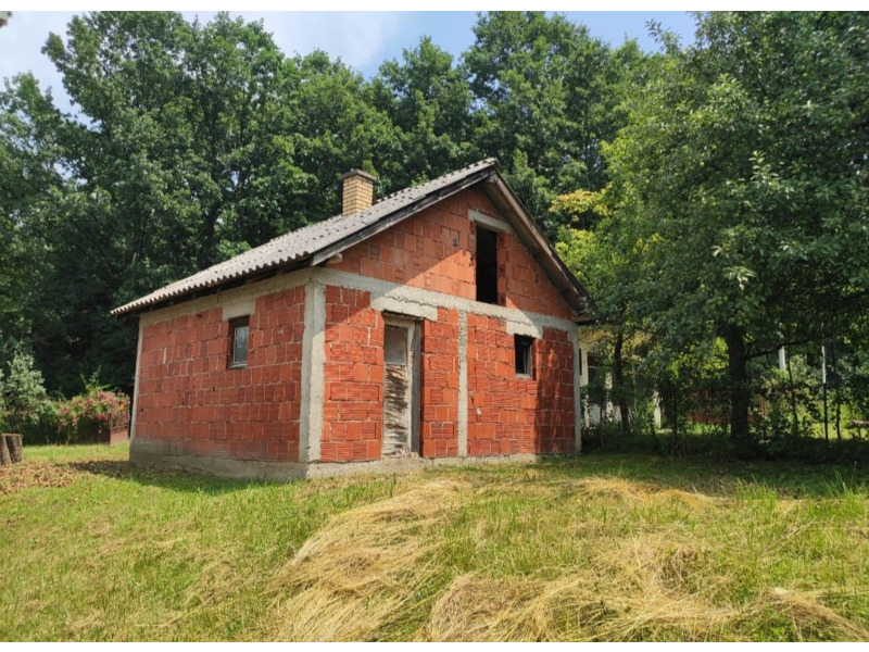 Недвижимость - Дома - Продаётся дом рядом с лесом