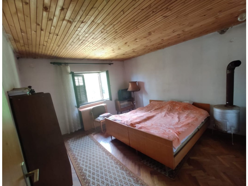 Недвижимость - Дома - Продаётся дом рядом с лесом