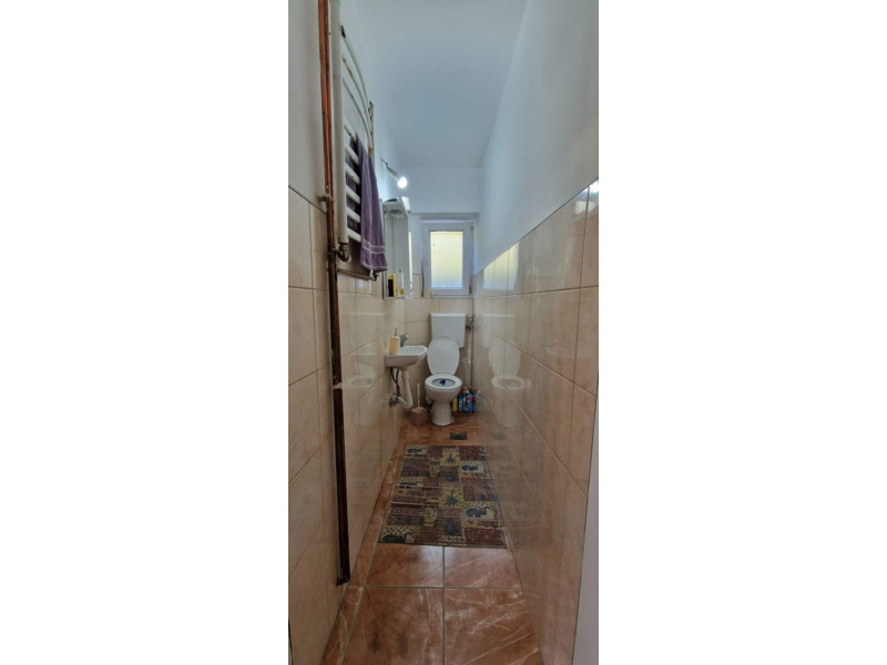 Недвижимость - Дома - Prodaja kuce i placa na glavnom putu