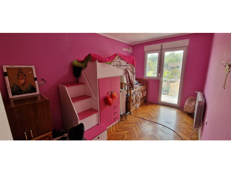 Недвижимость - Дома - Prodaja kuce i placa na glavnom putu