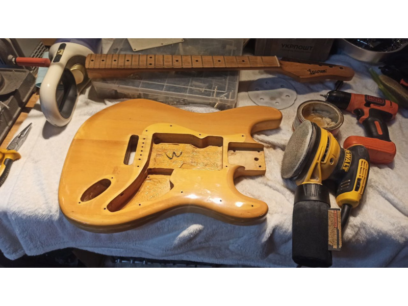 Услуги - Другое - Ремонт гитар Белград