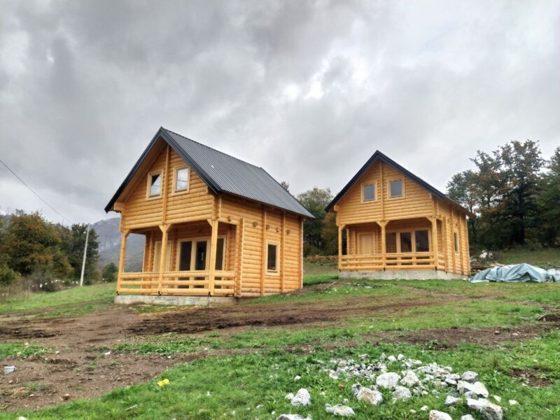 Недвижимость - Дома - 3 дома в Колашине Черногория