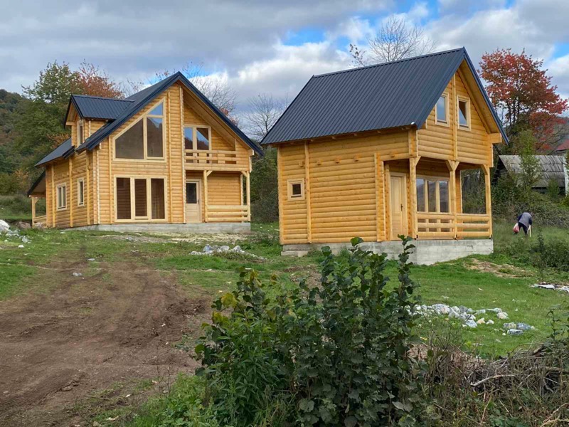 Недвижимость - Дома - 3 дома в Колашине Черногория