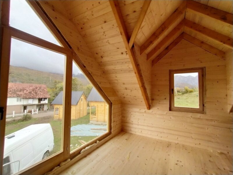 Недвижимость - Дома - 3 дома в Колашине Черногория