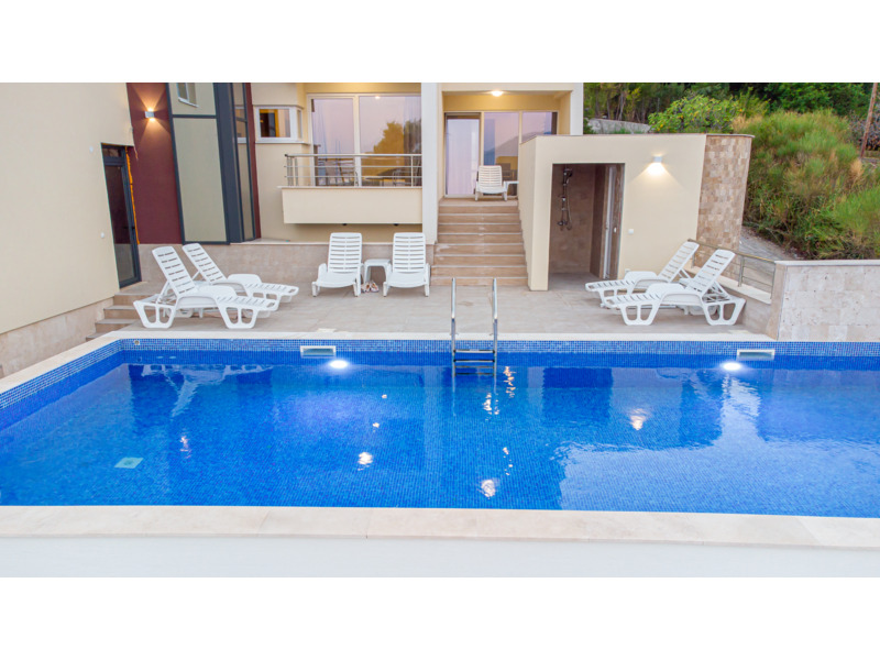 Недвижимость - Квартиры - Аппартаменты в Черногории