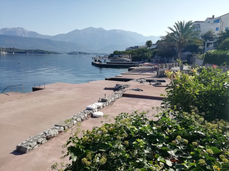 Недвижимость - Квартиры - Продается квартира в 50м от пляжа в Черногории