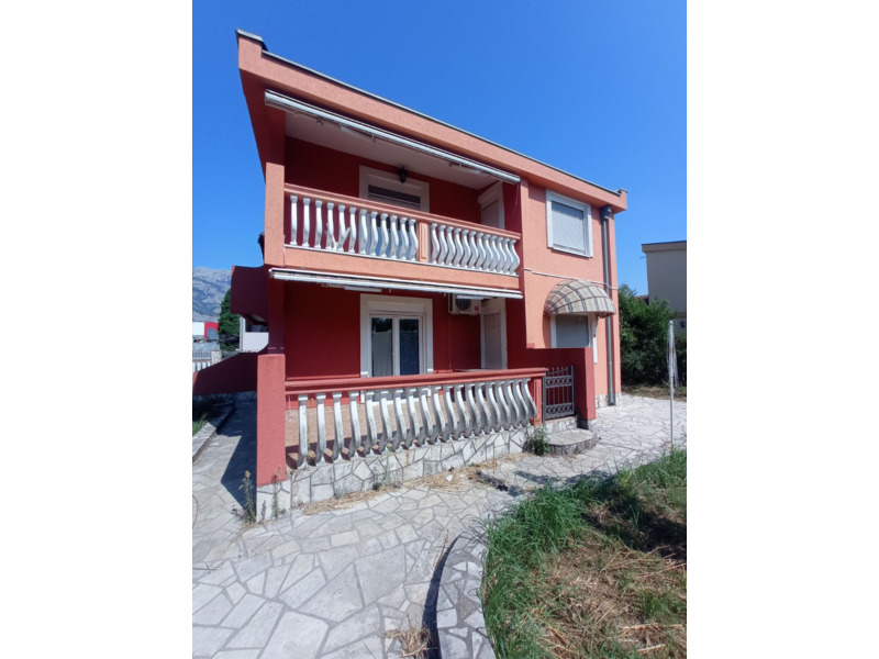 Недвижимость - Дома - Продается 2-этажный дом 220 м2 в Черногории (Бар)