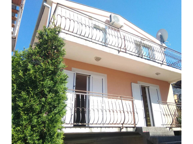 Недвижимость - Дома - Продается 2-этажный дом в Черногории у моря