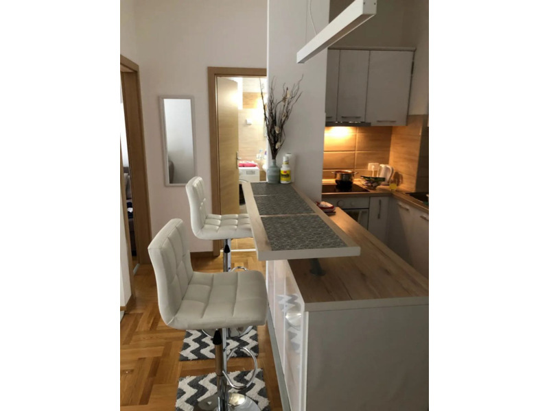 Недвижимость - Квартиры - Продается квартира с 1 спальней в центре Будвы