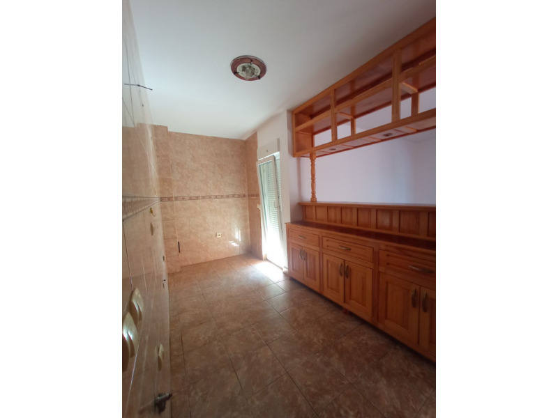 Недвижимость - Дома - Продается 2-этажный дом 220 м2 в Черногории (Бар)