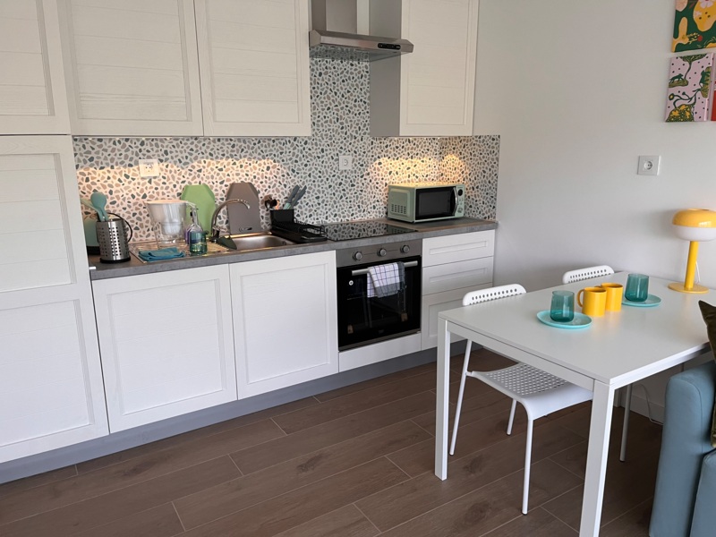 Недвижимость - Квартиры - Сдаю новую студию в Суботице