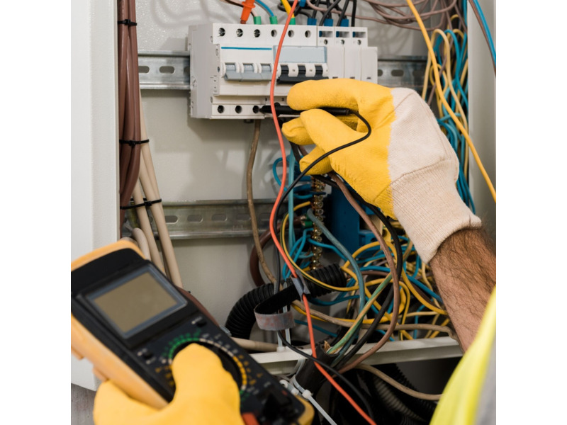 Услуги - Ремонт и строительство - Электрик