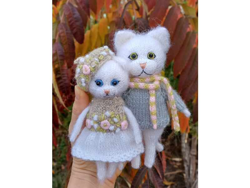Товары для детей - Игрушки - Вязанные котики ручной работы